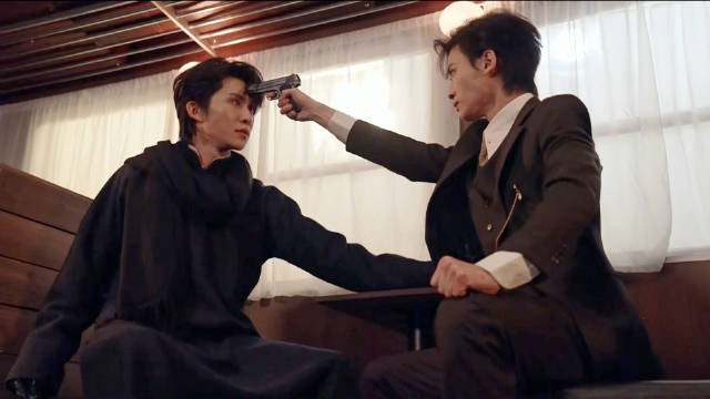 张集骏张洪鸣化身明楼王天风，今晚东方卫视演绎伪装者新篇