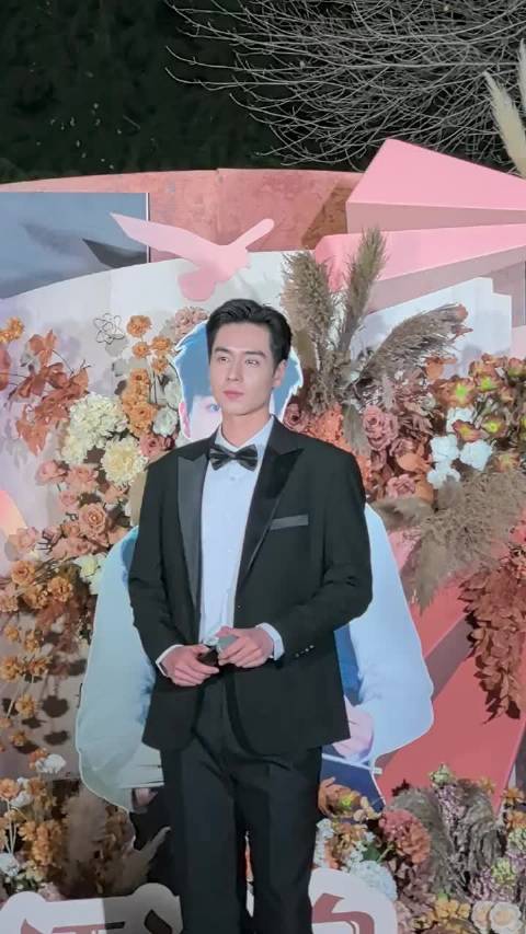 胡一天天才女友杀青快乐！