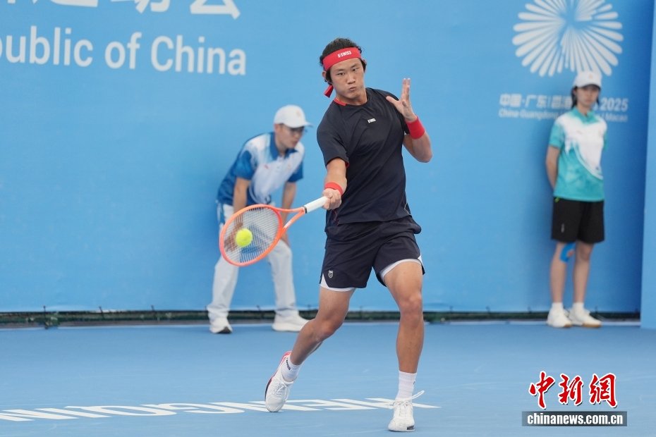 （粤港澳全运会）网球男子单打：奥运亚军张之臻战胜对手晋级