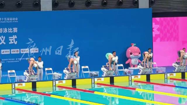 张雨霏50米蝶金牌