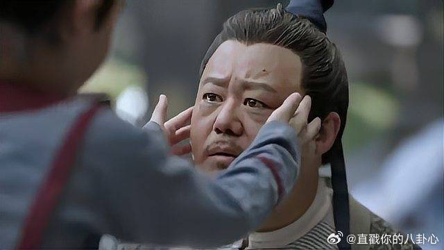 恶管家毒打丫鬟，还不听范闲阻拦，范闲一巴掌打掉他牙！