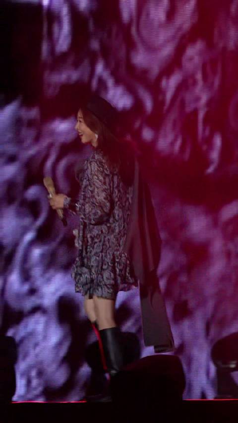 孙悦首当演唱会嘉宾助阵小沈阳，跨圈合作默契十足