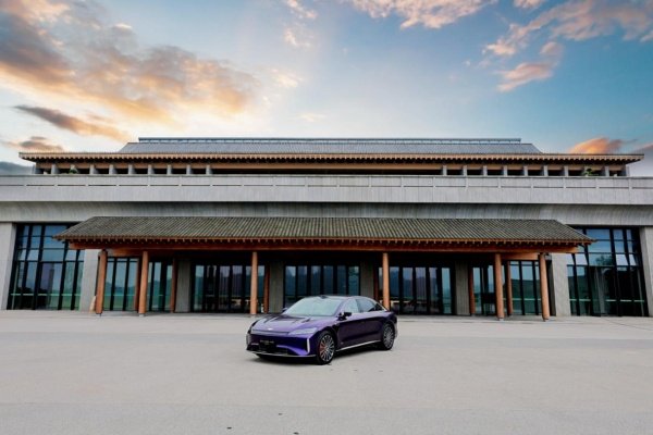 风云A9L光辉（四驱）全球上市 高阶智驾覆盖七大核心场景