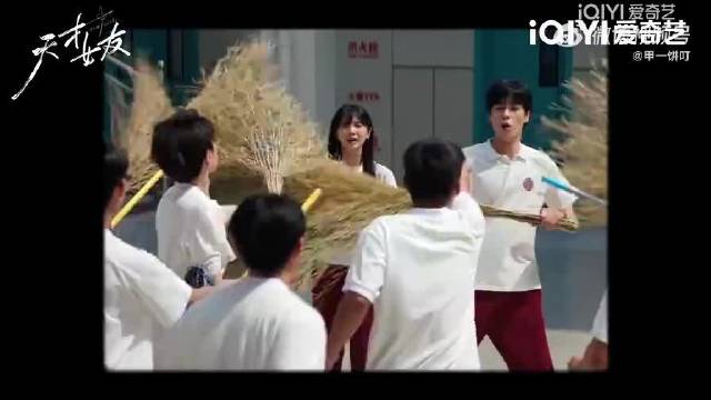 田曦薇胡一天《天才女友》杀青特辑曝光