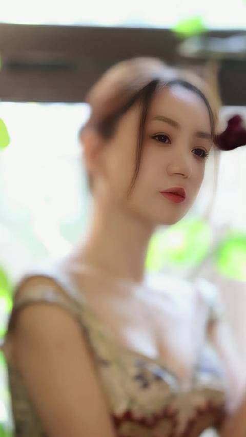 杨蓉事业顺利、越来越美