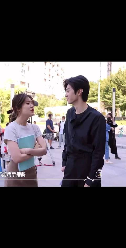 《偷偷藏不住》花絮曝光，段嘉许桑稚甜蜜互动引热议