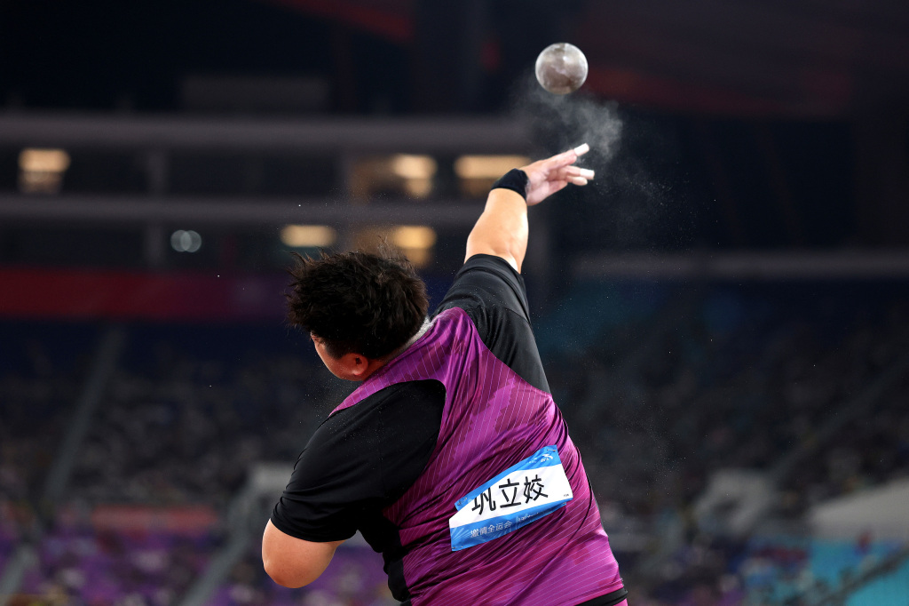 巩立姣在20年里依靠稳定的技术，支撑起了中国女子铅球项目。