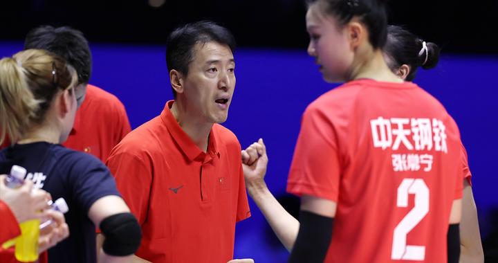 吴梦洁首局身体不适！江苏横扫辽宁晋级四强，丁霞暂停时略显无奈