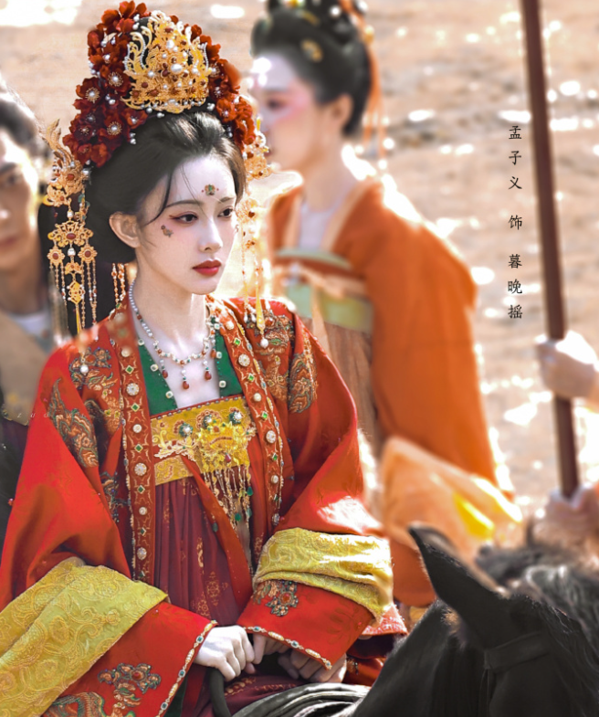 孟子义婚服路透很霸气！杨紫复古赵露思惊艳，看到吴谨言：心动了！