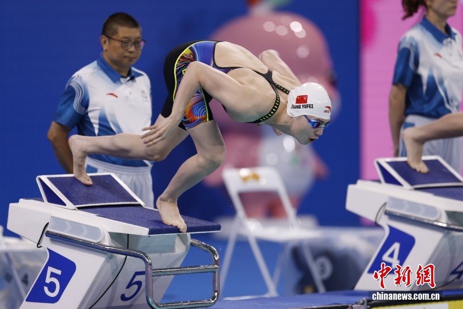（粤港澳全运会）张雨霏夺得女子50米蝶泳冠军