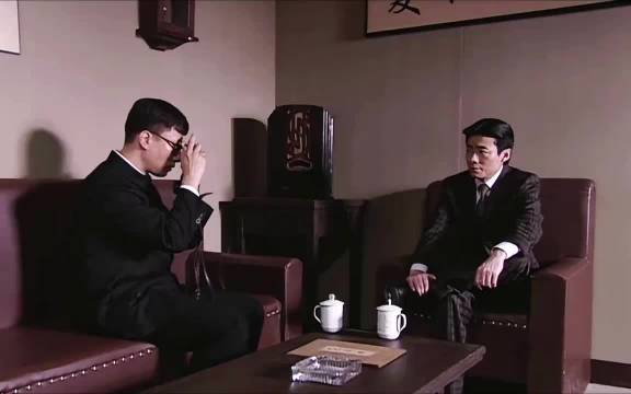 潜伏:特务只是被拍了一张照片怎料行踪就彻底暴露， 姚晨 孙红雷