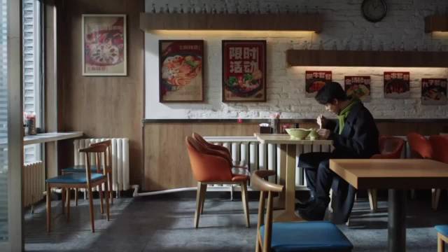 鹤导《三人行》转场惊艳，马天宇谢兴阳梁国荣同吃麻辣烫