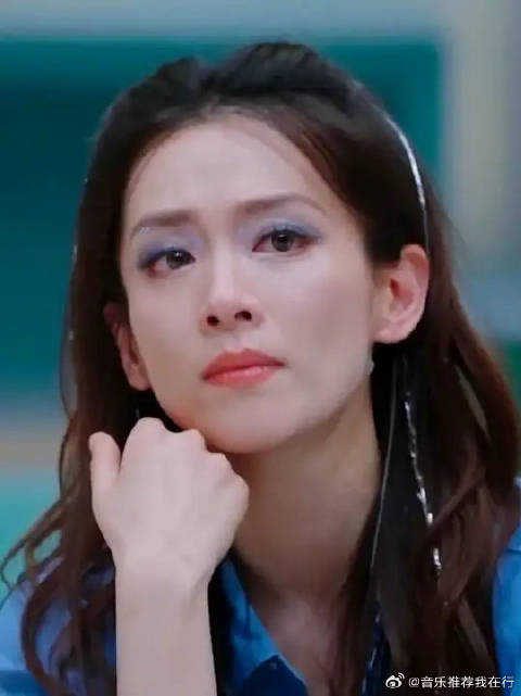 陈昊宇韩雪乘风2024献唱身后隐形纪念舞台落泪