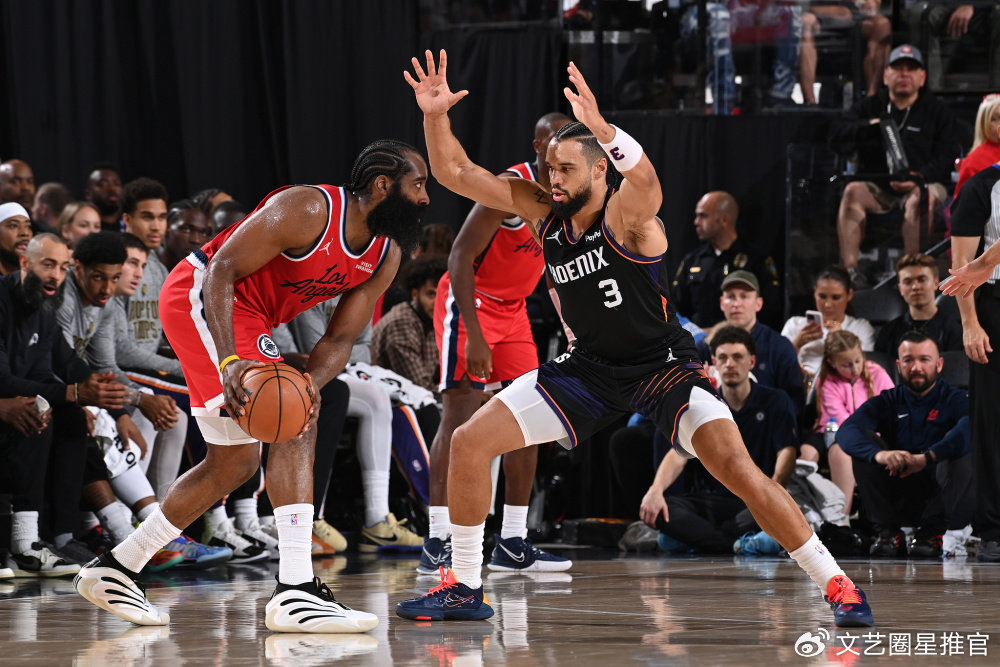 15中4！哈登带病13+13累得瘫坐替补席 与狄龙爆发口角冲突