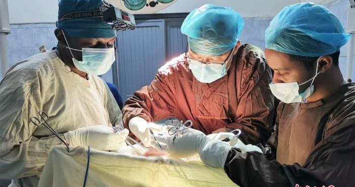 中国医生强尧生两度援马：只想为这里多做点实事