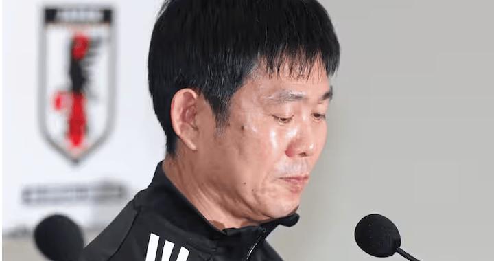 赛前哽咽落泪！日本队主帅将迎执教百场 却遭恩师去世变故