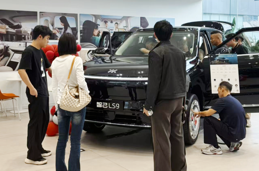 30万级SUV市场“掀桌子”之作，智己LS9全系Ultra王炸登场！