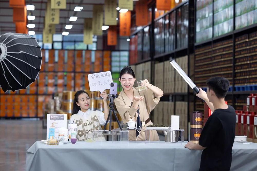 安溪：茶香链全球 铁艺通四海