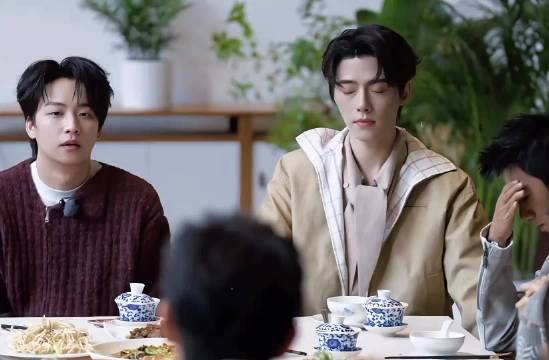 罗云熙方逸伦互动引笑料，敖子逸险因饥饿破功