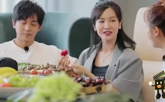 海陆曾经一个打倒三个 李佳航看着都怕