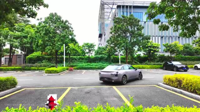 小鹏MONA满分通过智能泊车挑战2.0，覆盖100%高频车位场景