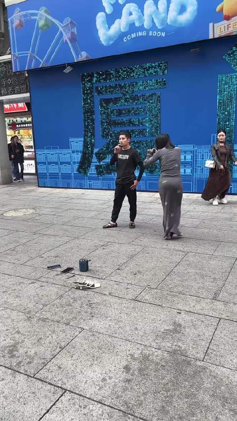 厦门中山路网红集迈巴赫碎片中