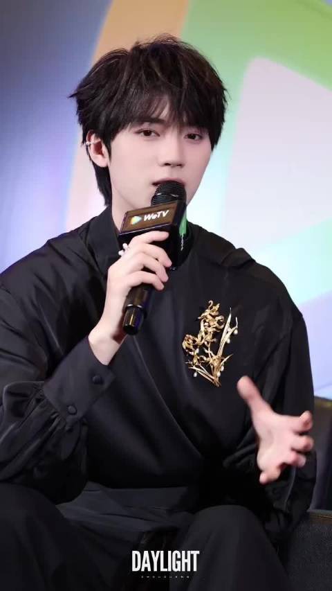 周翊然印尼腾讯wetv采访直拍！