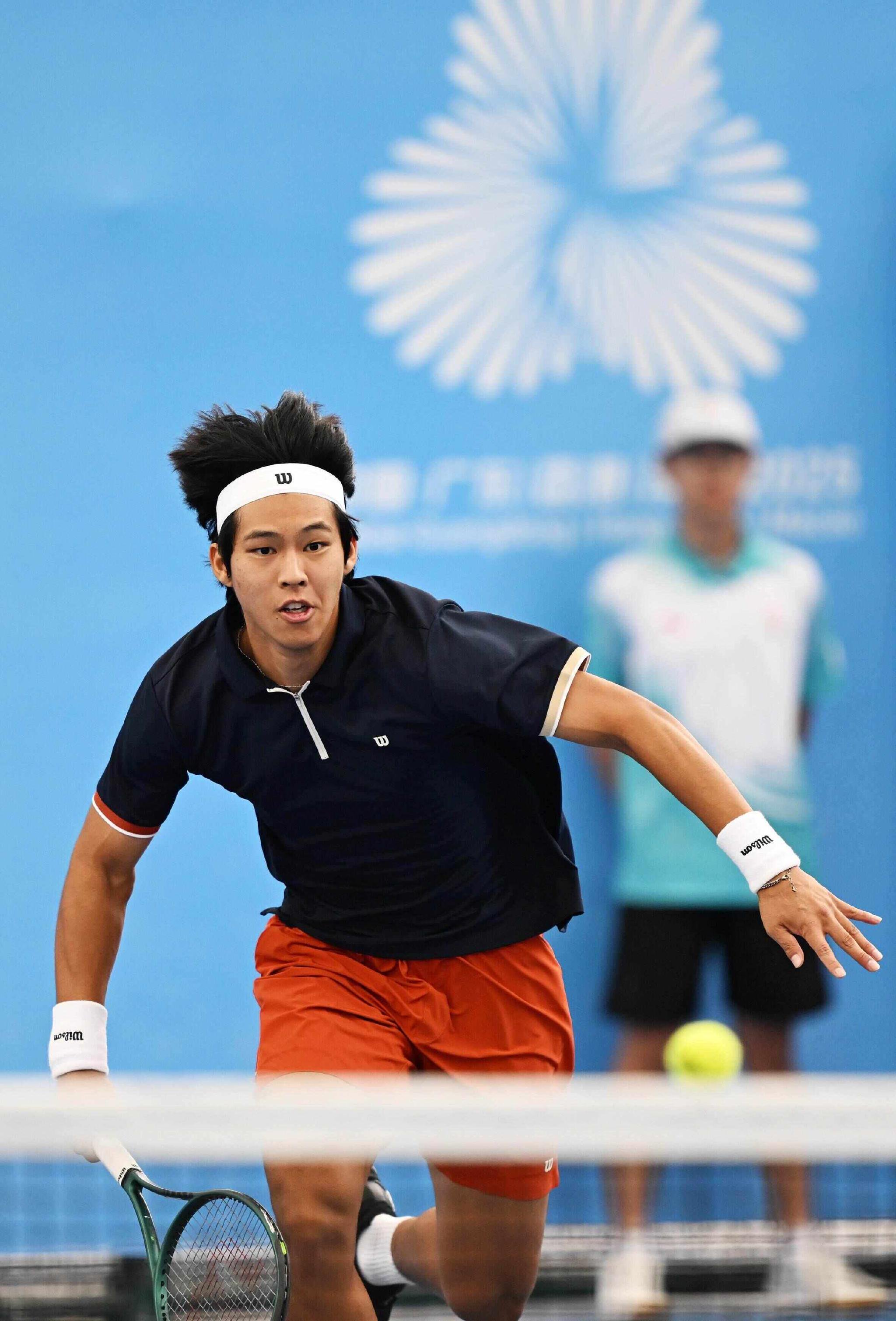 王欣瑜单打晋级四强，明日携手袁悦冲击十五运会网球女双金牌