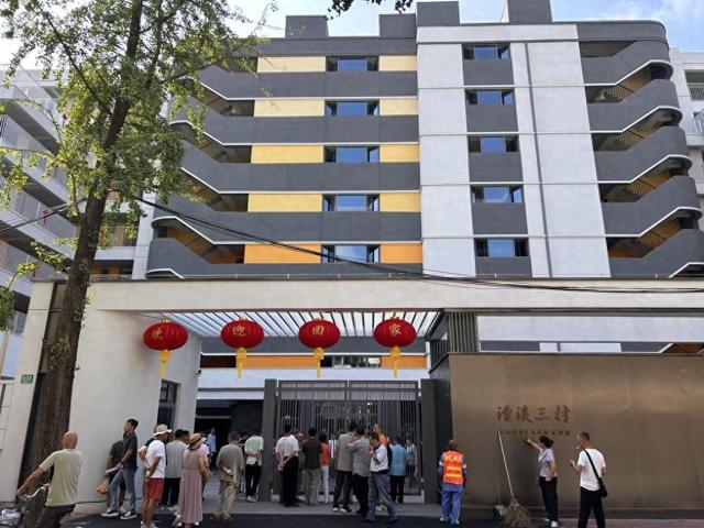 2025年9月，改造后的漕溪三村。澎湃新闻记者 李佳蔚 图