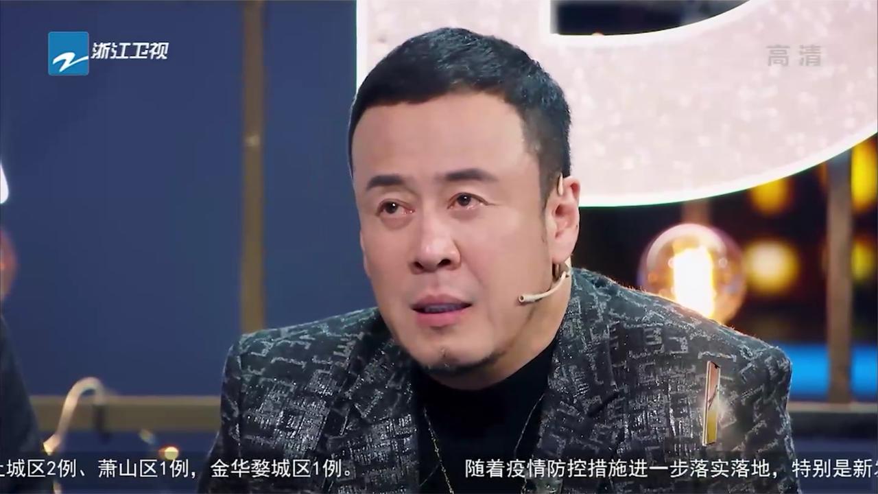 杨坤爸爸有多狠？被爸爸绑床上暴打，在防空洞住15个月不敢回家