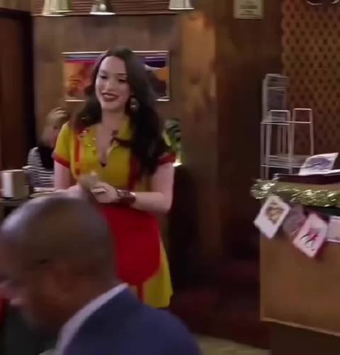 麦克斯这样要小费 美剧 破产姐妹