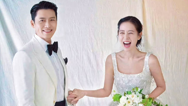 玄彬孙艺珍青龙奖同台领奖，回忆《爱的迫降》五年情