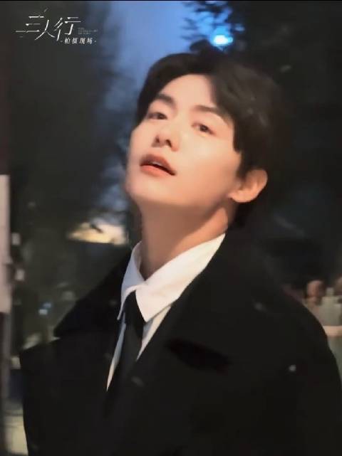 马天宇长发造型亮相，文艺范十足