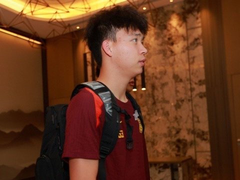 足协办好事！王钰栋签欧洲公司，足协帮忙牵线，或在26年夏留洋