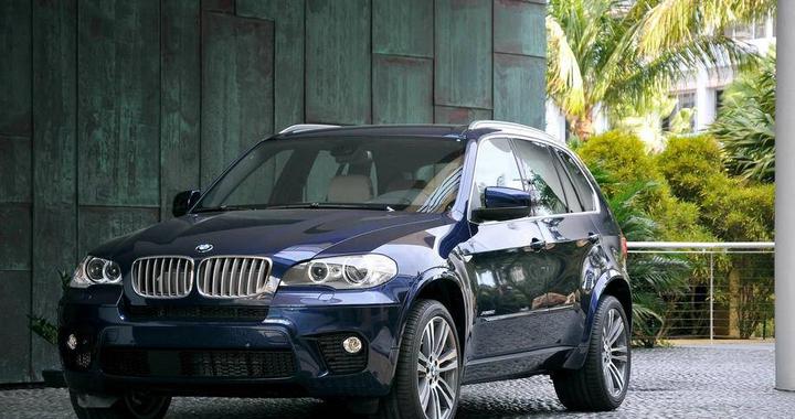 能超越X5的，永远是X5本身 来广州车展，看2026款BMW X5再度进阶