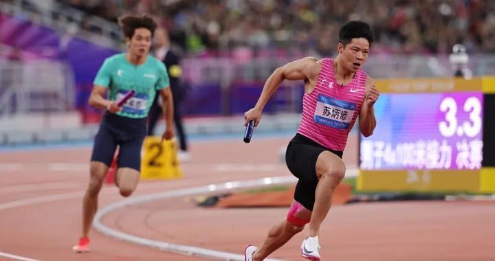 “亚洲飞人”苏炳添，完成运动生涯最后一战！全场致敬欢呼