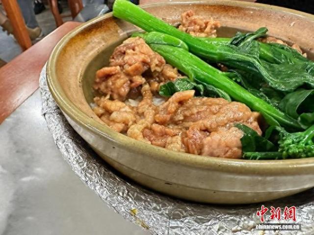 广州美食煲仔饭(资料图)。王坚 摄