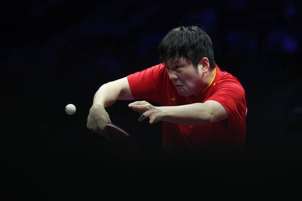 王楚钦为何打不过樊振东？邓亚萍总结一针见血，张怡宁谈球迷干扰