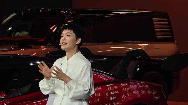 刷新全球量产车极速和圈速纪录的仰望