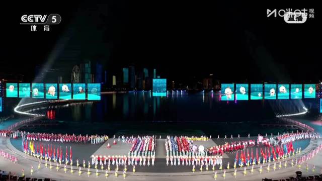 马龙苏炳添潘展乐全运会闭幕式献唱，37岁马龙挥手跺脚显活力