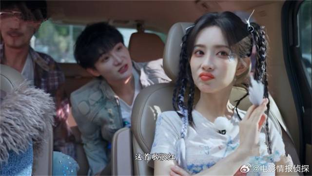 孟子义唱周传雄的歌 遭周深疯狂吐槽，不料孟姐的回怼笑翻众人