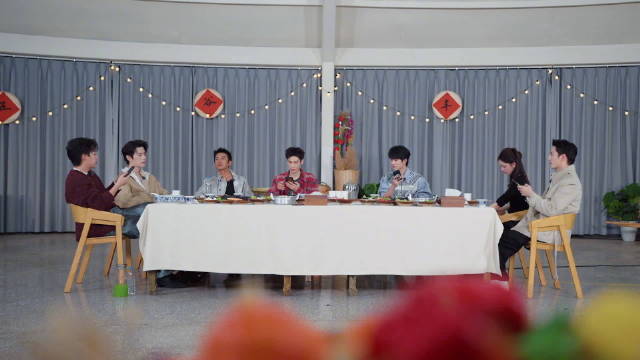 MIC肖顺尧团综突发狗叫引众星爆笑互动