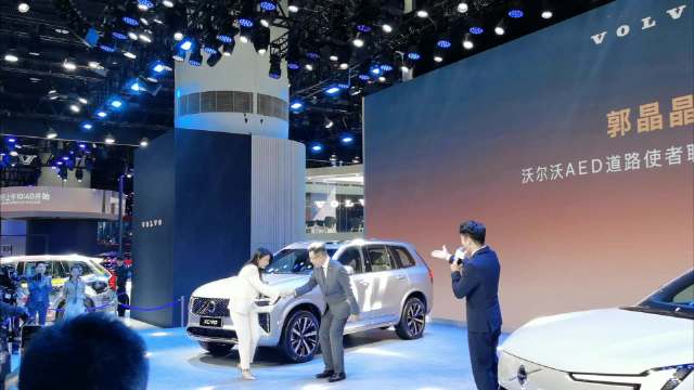 郭晶晶再购沃尔沃EM90，十年XC90老用户换新