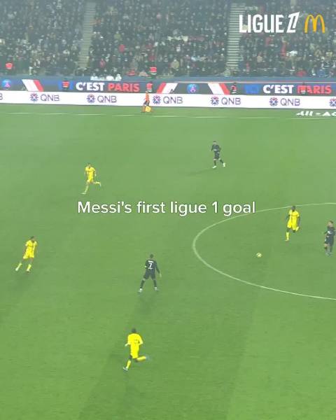 一脚标志性的左脚弧线射门  距离梅西的法甲首球已经过去了四年时间