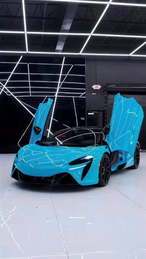 视频：McLaren Artura一见倾心的艺术品
