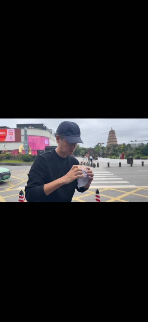 任重也是满头白发了，还真是岁月不饶人！