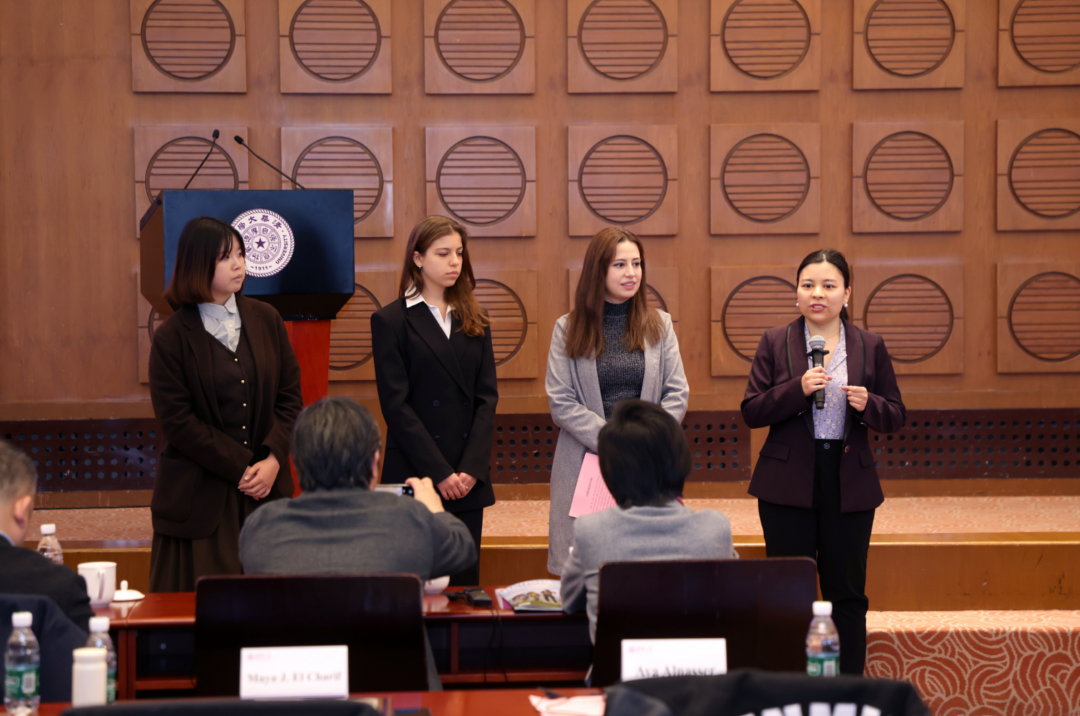 从左往右分别是白湘怡、妮可、玛雅和阿雅