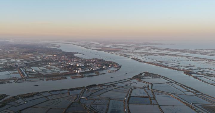 奔腾向前的大江大河#