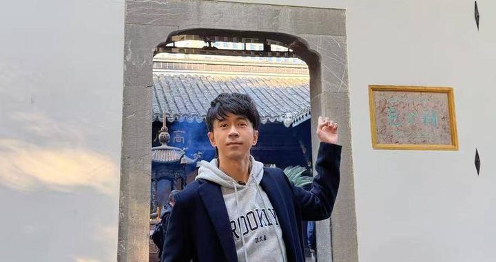 知名歌手光良现身合肥包公园