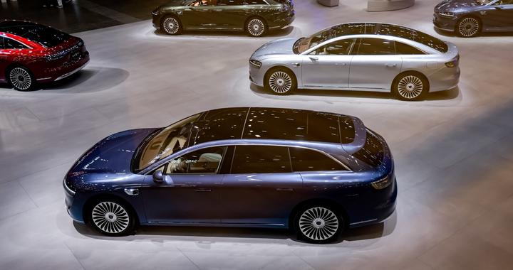 享界新品亮相广州车展，“科技豪华”让30万级市场一下引爆